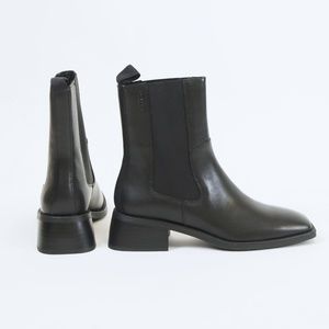 Vagabond Blanca Square Toe Chelsea Boot